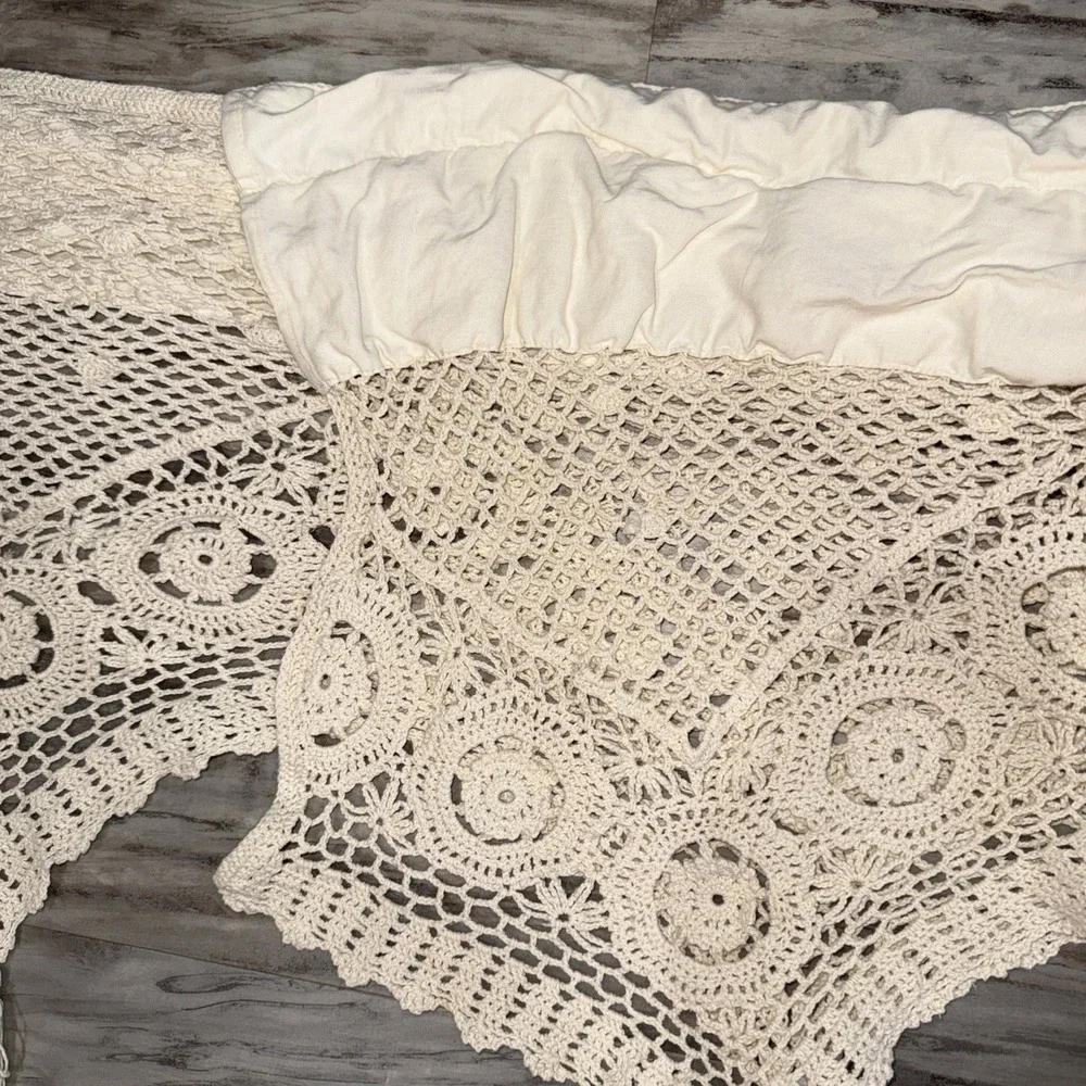 Vintage Peking Beige Intricate Crochet Valance Tassels Beige 84X18 Inch Cottage